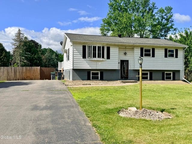 186 Middletown Road, Waterford, NY, photo 1