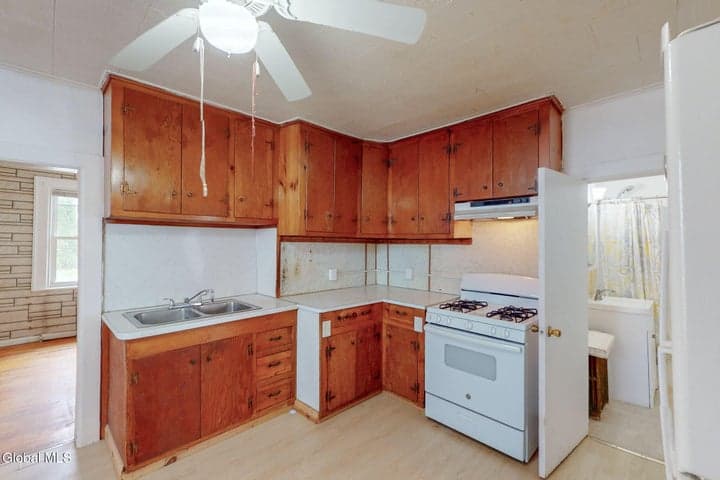 21 Moore Street, Albany, NY, photo 4