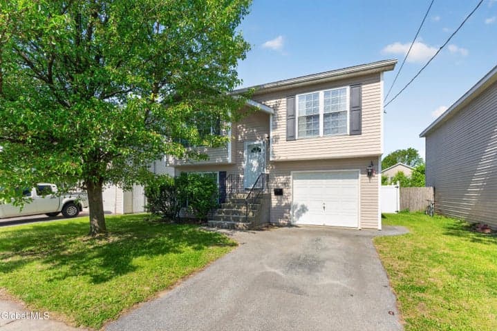 2315 5th Avenue, Watervliet, NY, photo 1