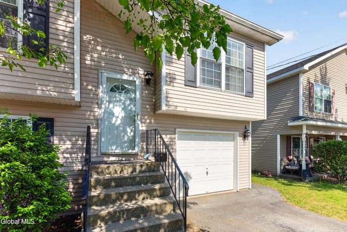 2315 5th Avenue, Watervliet, NY, photo 3
