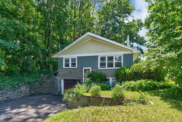 79 Willow Street, Guilderland, NY, photo 2