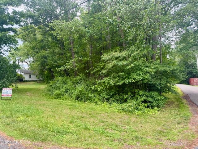 L2 Pausley Court, Bethlehem, NY, photo 2
