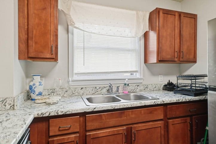 69 Prospect Avenue, Gloversville, NY, photo 3