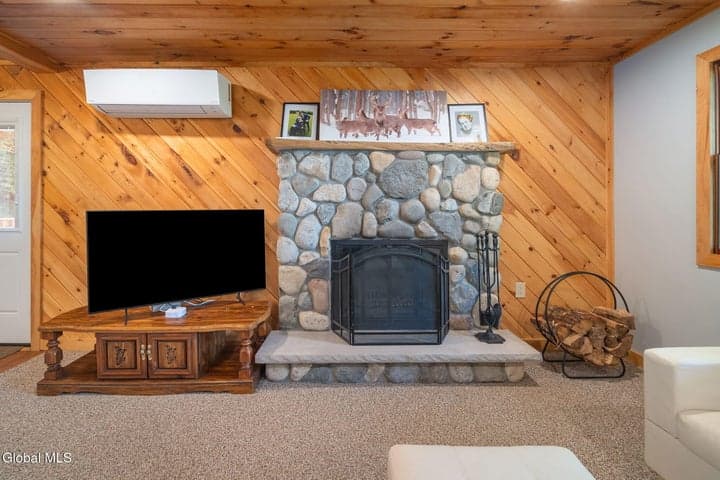 424 Lake Avenue, Lake Luzerne, NY, photo 5