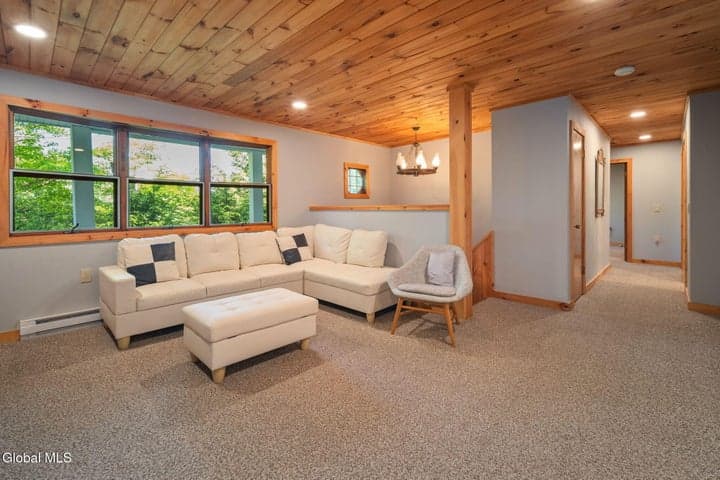 424 Lake Avenue, Lake Luzerne, NY, photo 4