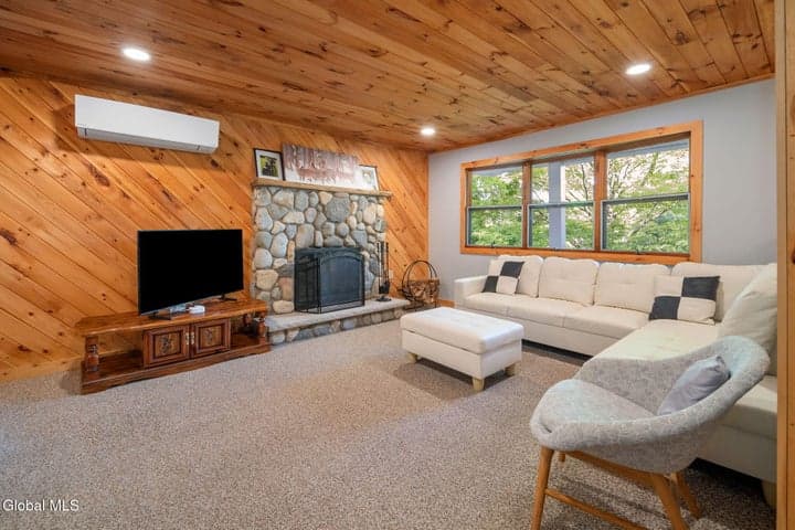 424 Lake Avenue, Lake Luzerne, NY, photo 3