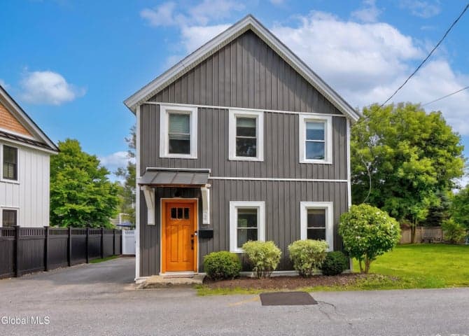 24 Diamond Place, Saratoga Springs, Inside, NY, photo 2