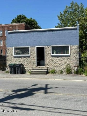 2709 6th Avenue, Troy, NY, photo 1