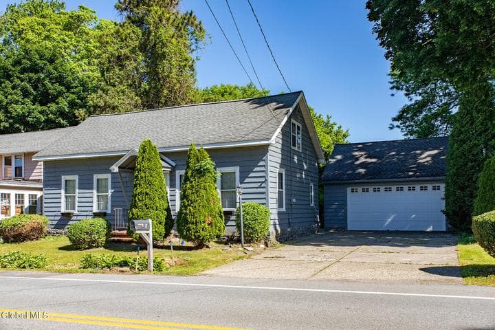 9 Halfmoon Drive, Halfmoon, NY, photo 1