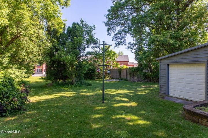 9 Halfmoon Drive, Halfmoon, NY, photo 3