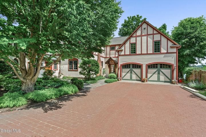 674 Crescent Avenue, Saratoga, NY
