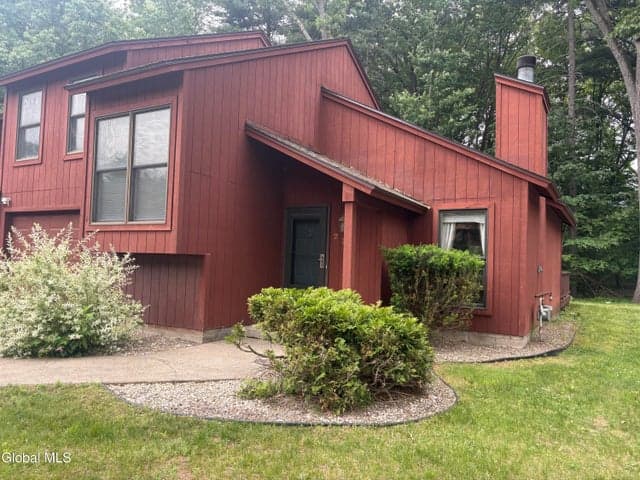 237 Thimbleberry Road, Malta, NY, photo 1
