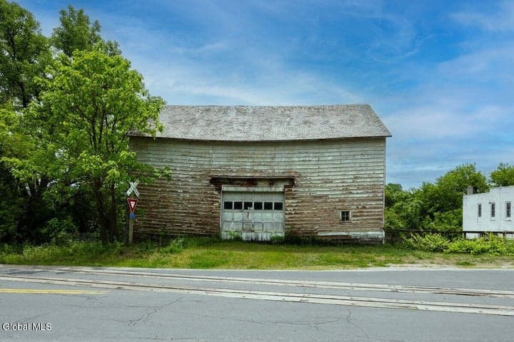 281 Chapman Drive, Amsterdam, NY, photo 3