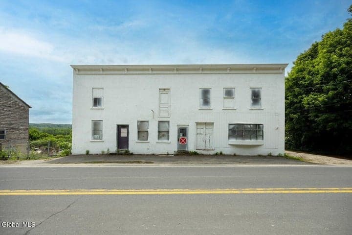 281 Chapman Drive, Amsterdam, NY, photo 1
