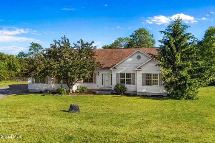 109 Abbey Road, Poestenkill, NY, photo 1