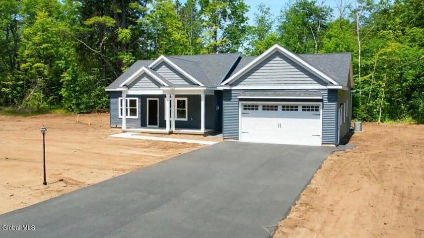 11 Elsies Way, Queensbury, NY, photo 1