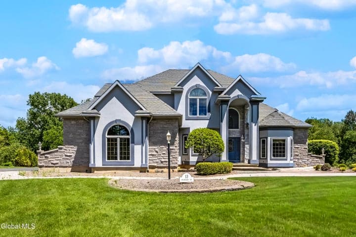 13 Devonshire Way, Clifton Park, NY, photo 2