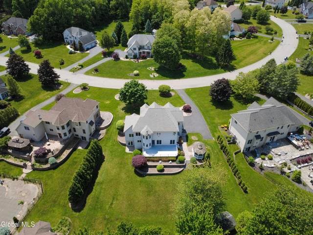13 Devonshire Way, Clifton Park, NY, photo 4