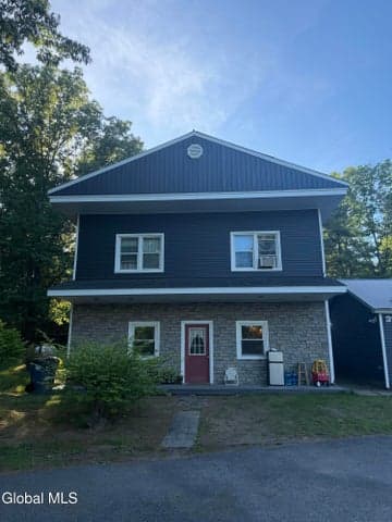 1069 Saratoga Road, Moreau, NY