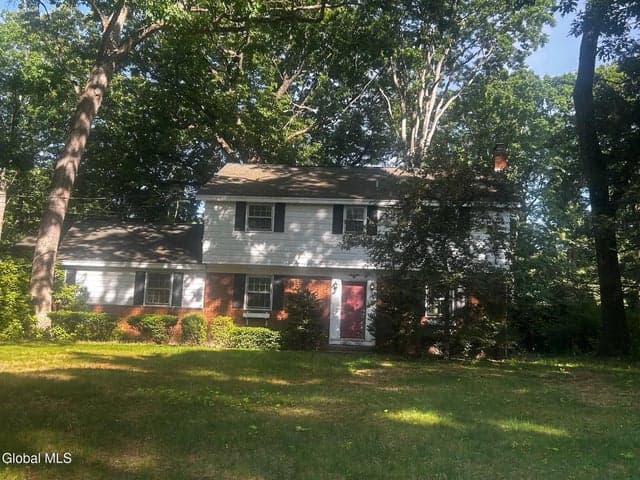 30 Hemlock Drive, Clifton Park, NY, photo 1