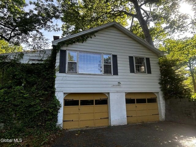 30 Hemlock Drive, Clifton Park, NY, photo 2