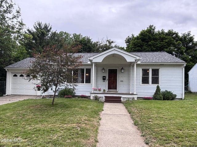 905 3rd Avenue, Troy, NY, photo 1