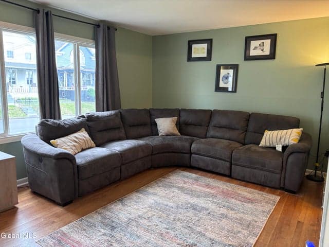 905 3rd Avenue, Troy, NY, photo 5