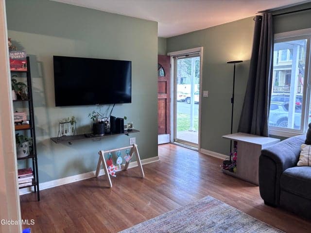 905 3rd Avenue, Troy, NY, photo 3