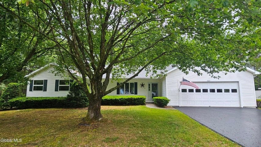 12 Lancestire Drive, Queensbury, NY, photo 1