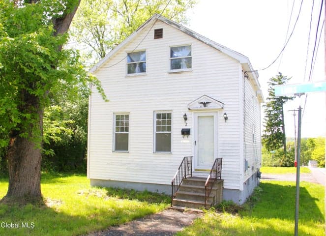 2 Lunis Avenue, Rensselaer, NY, photo 1