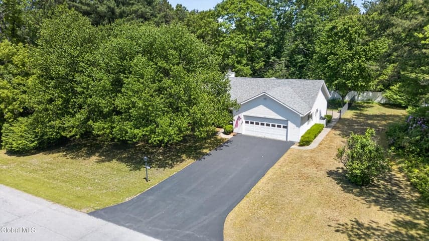 12 Lancestire Drive, Queensbury, NY, photo 5