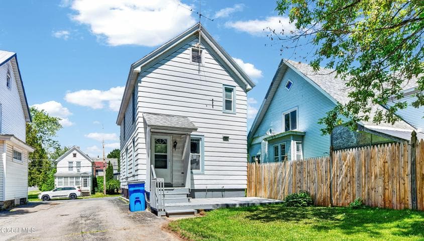 528 1/2 N Market Street, Johnstown, NY, photo 4