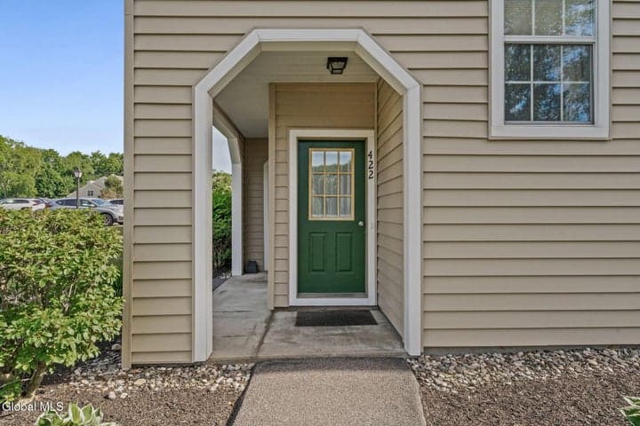 422 Hampton Place Boulevard, North Greenbush, NY, photo 2
