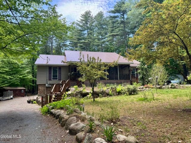 324 1st Street, Corinth, NY