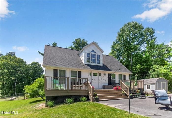 131 Calhoun Drive, Schaghticoke, NY, photo 4