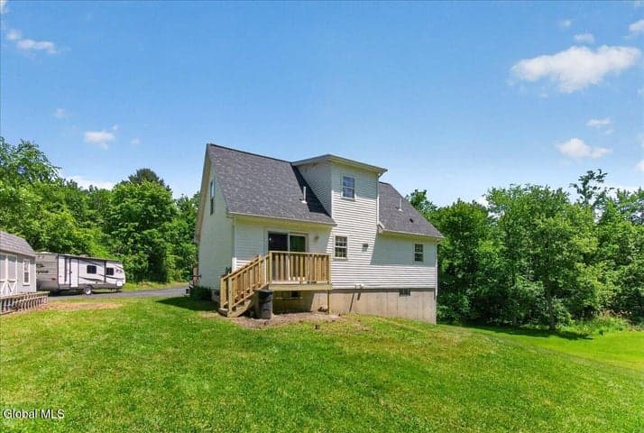 131 Calhoun Drive, Schaghticoke, NY, photo 5
