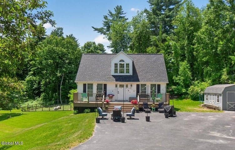 131 Calhoun Drive, Schaghticoke, NY