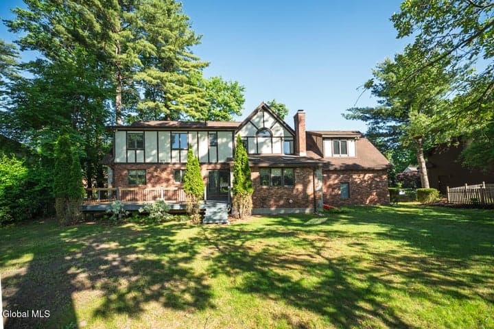 482 Spring Hollow Court, Guilderland, NY, photo 3