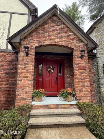 482 Spring Hollow Court, Guilderland, NY, photo 4