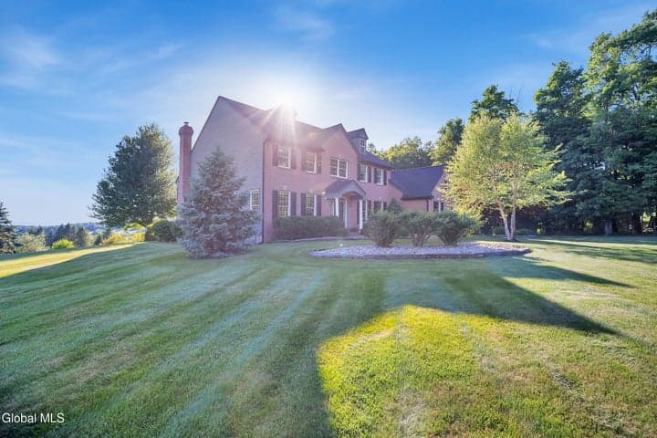 1 Tansy Court, North Greenbush, NY, photo 2