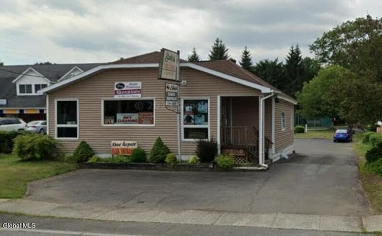 2590 Western Avenue, Altamont, NY