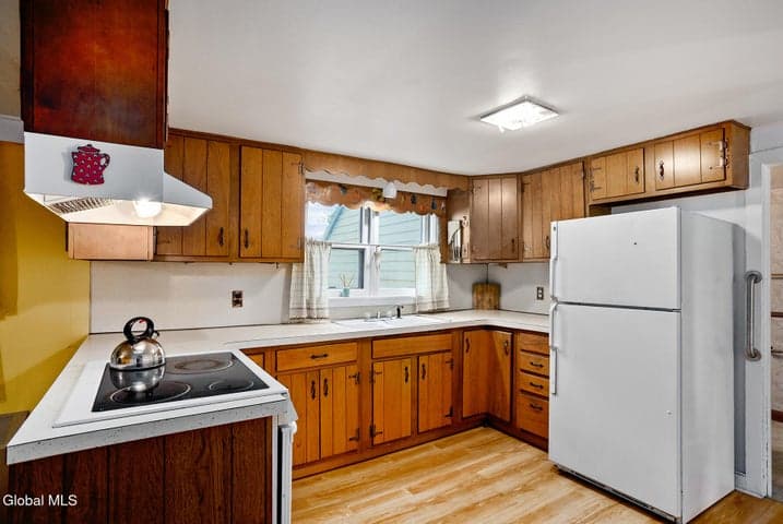 9 Halfmoon Drive, Halfmoon, NY, photo 5