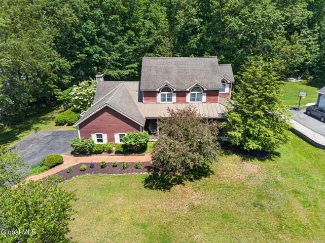 13 Hearthstone Drive, Wilton, NY, photo 1