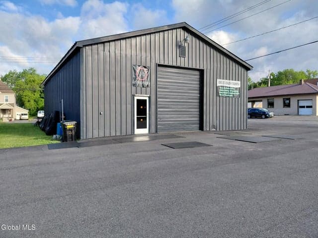 402 N Perry Street, Johnstown, NY, photo 3