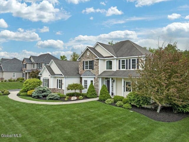 13 Tipperary Way, Clifton Park, NY, photo 4