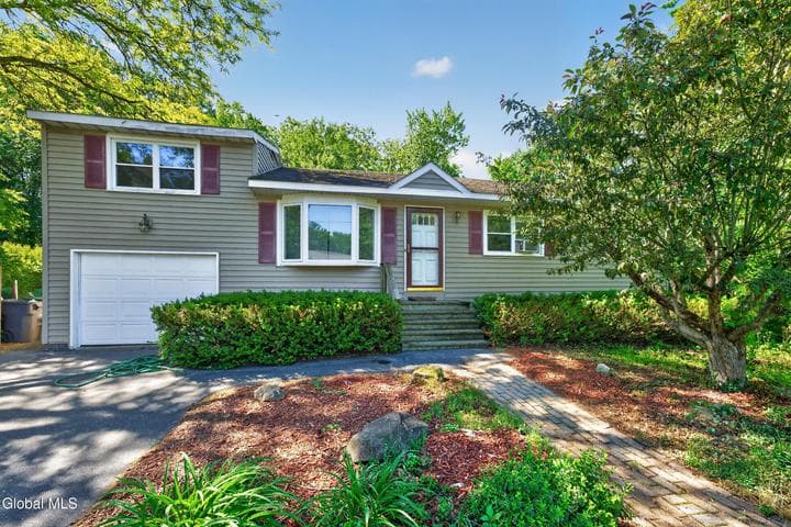 9 Chesebro Drive, Colonie, NY, photo 2