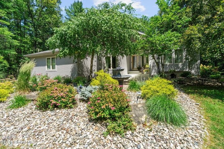 9 Spruce Run, East Greenbush, NY, photo 3