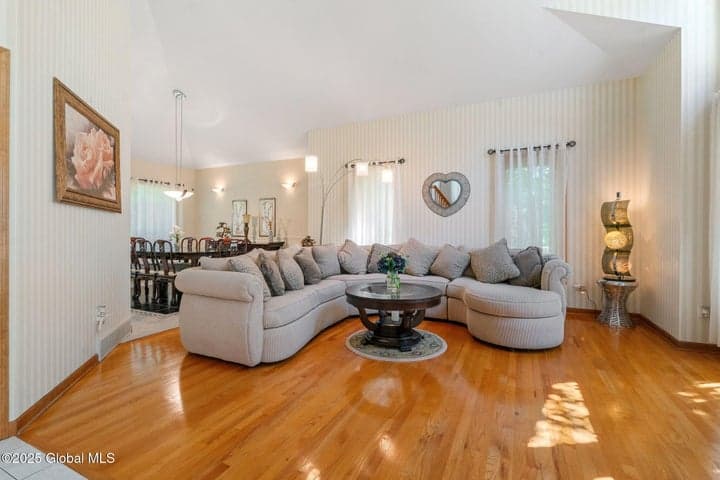 9 Spruce Run, East Greenbush, NY, photo 5