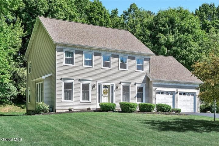 17 Christopher Way, Halfmoon, NY, photo 1
