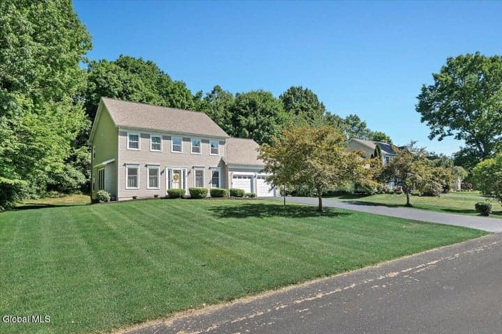 17 Christopher Way, Halfmoon, NY, photo 3